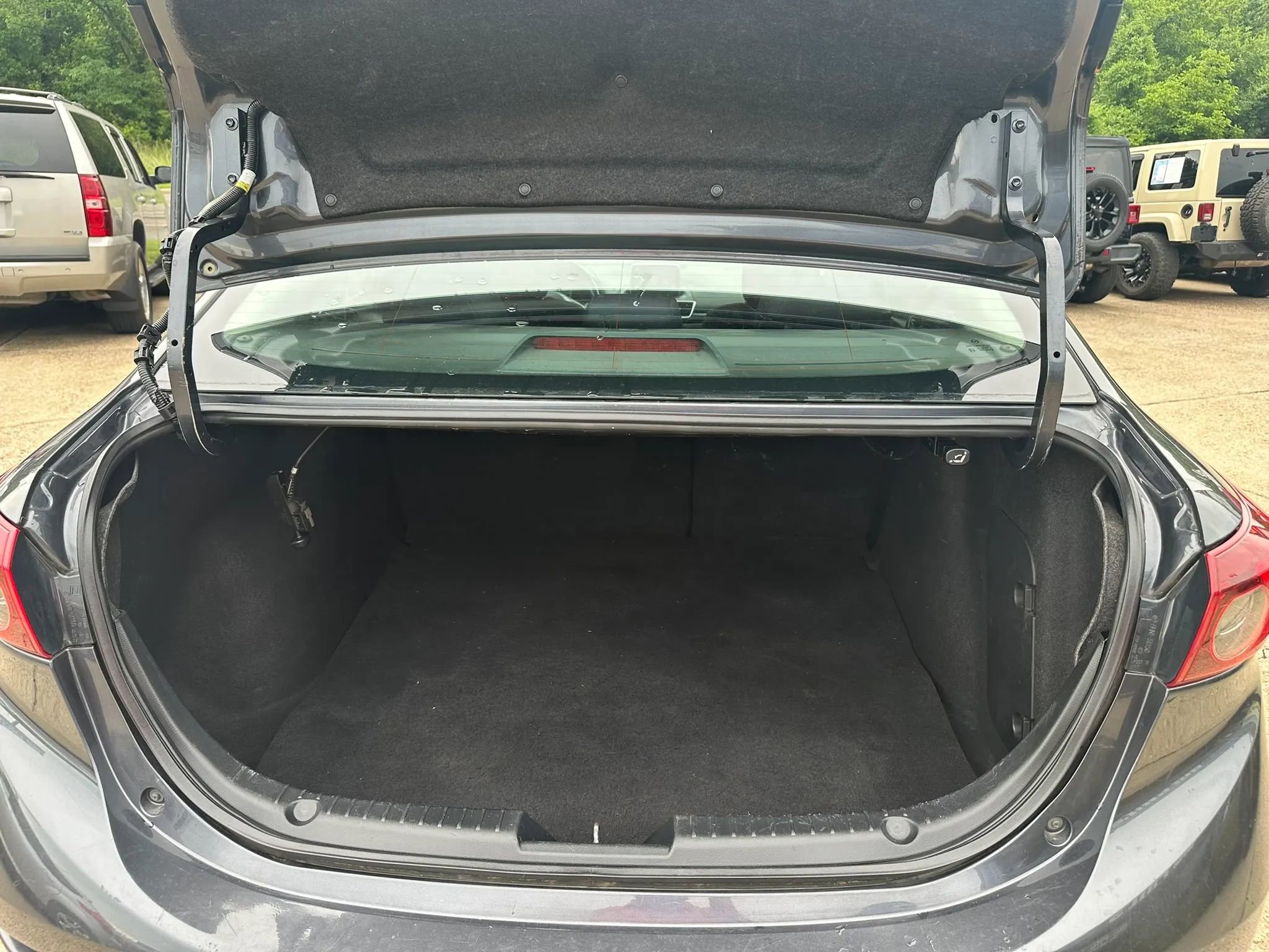Used 2016 MAZDA MAZDA3 i Touring FWD image 13