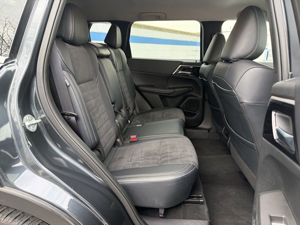 Used 2024 Mitsubishi Outlander SE image 24