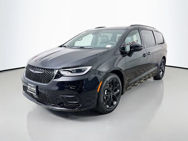 New 2026 Chrysler Pacifica Select w/ S Appearance Package FWD image 3