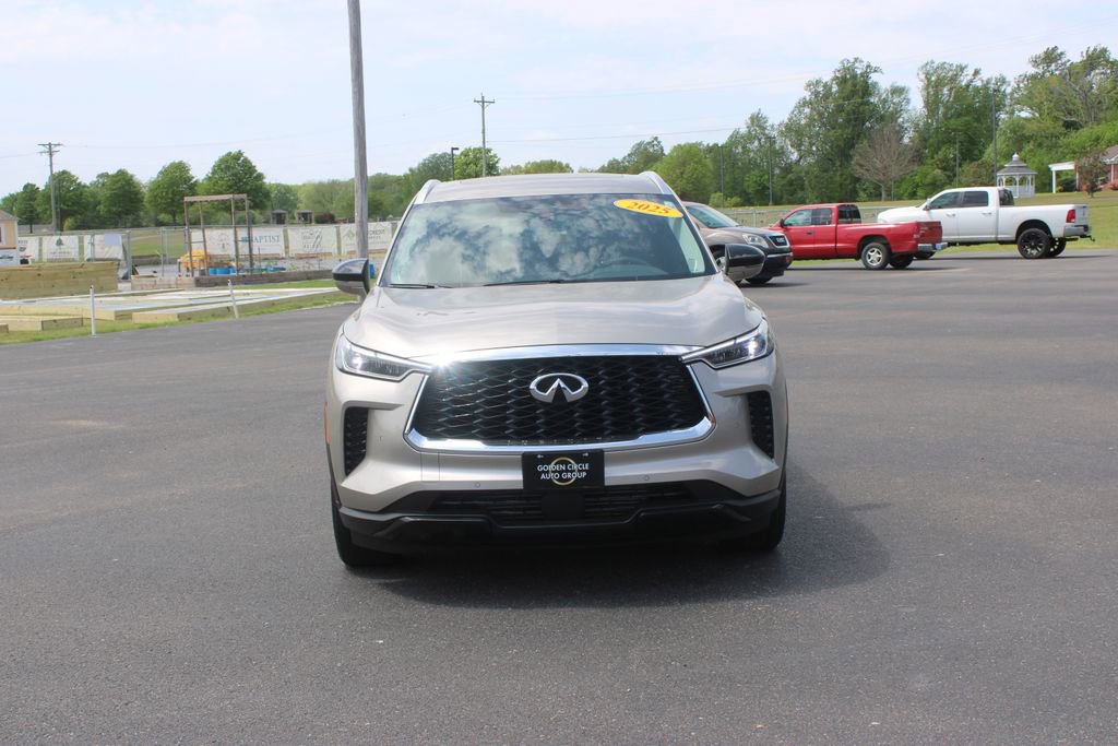 Used 2025 INFINITI QX60 Luxe AWD/4WD image 3