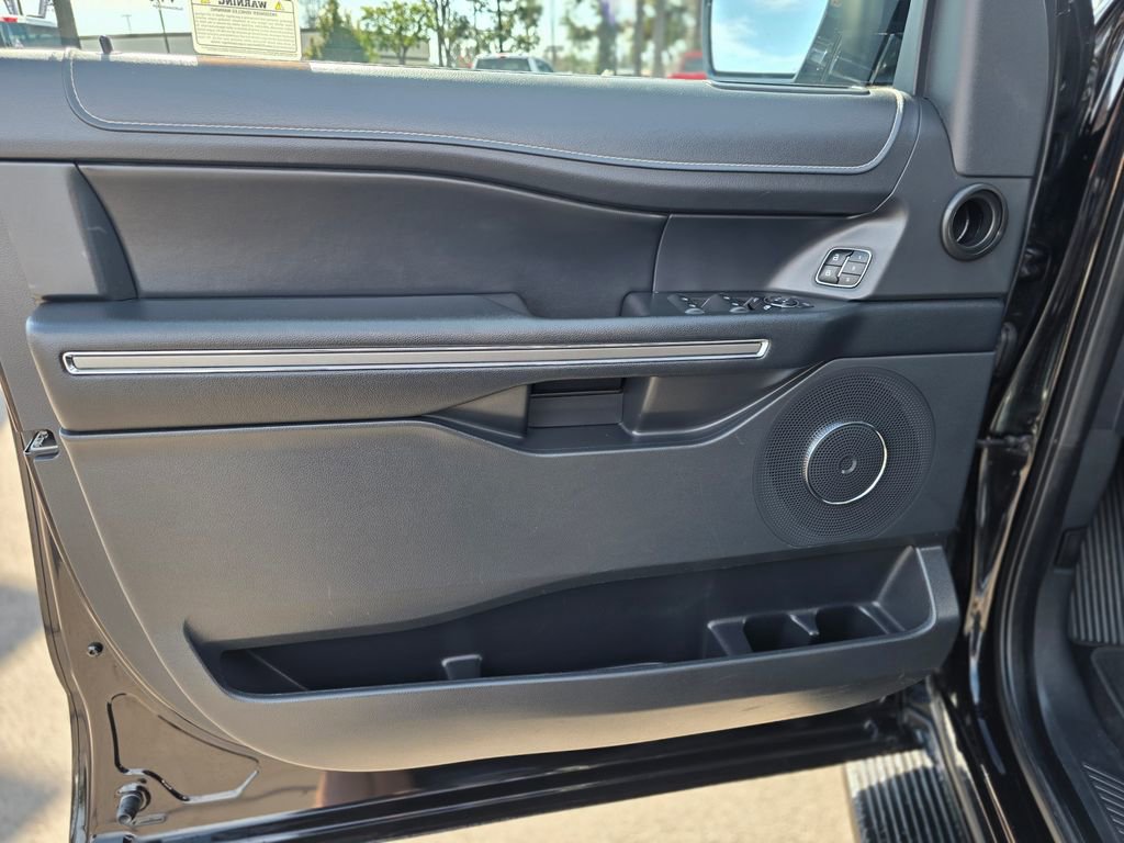 Used 2024 Ford Expedition Max XLT image 20