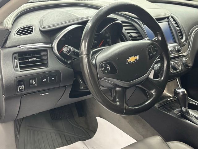 Used 2015 Chevrolet Impala LT w/ Convenience Package FWD image 12