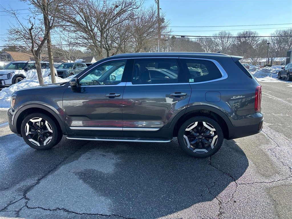 Certified 2023 Kia Telluride S image 3