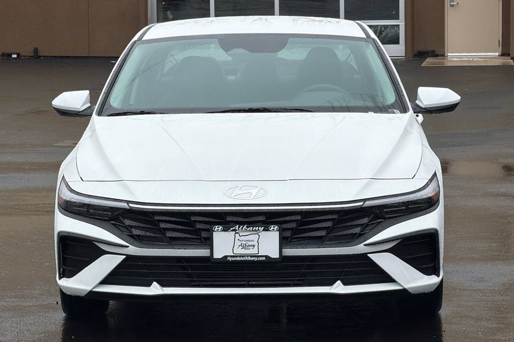 Certified 2026 Hyundai Elantra SE FWD image 3