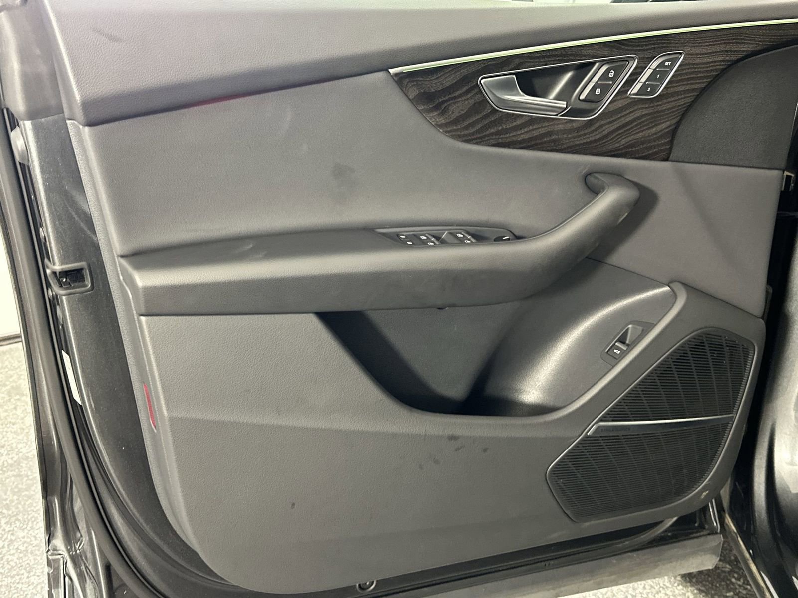 Used 2021 Audi Q8 Prestige image 29