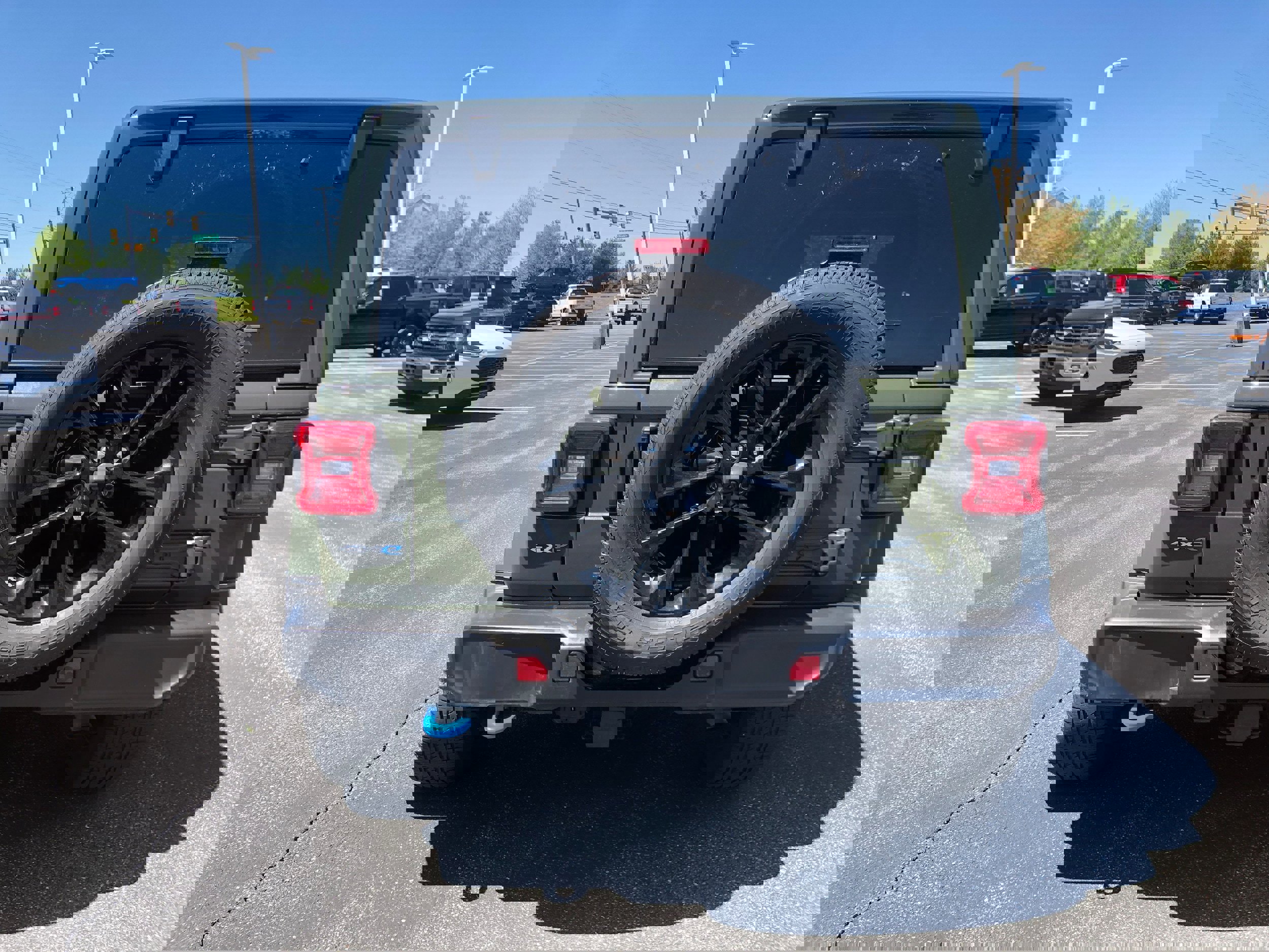 Used 2021 Jeep Wrangler Unlimited Sahara w/ Cold Weather Group image 4