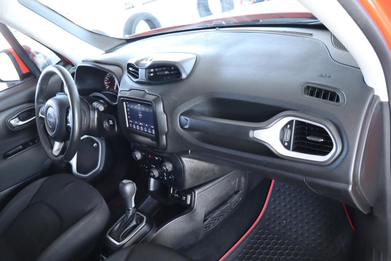 Used 2018 Jeep Renegade Latitude w/ Popular Equipment Group FWD image 38