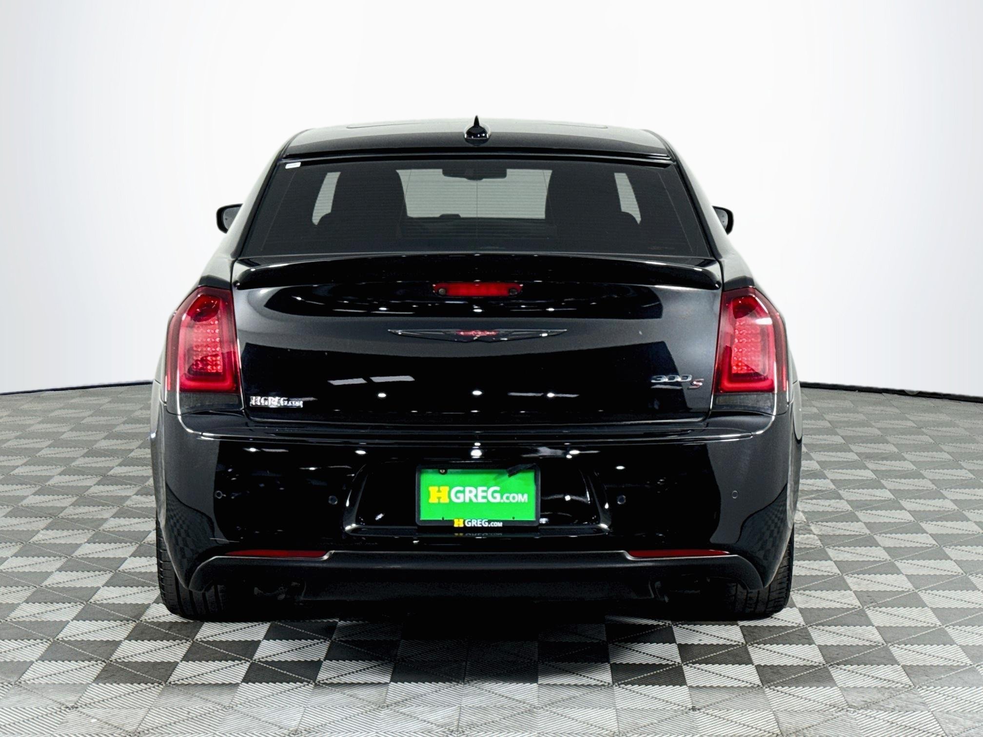 Used 2022 Chrysler 300 S w/ Comfort Group RWD image 7