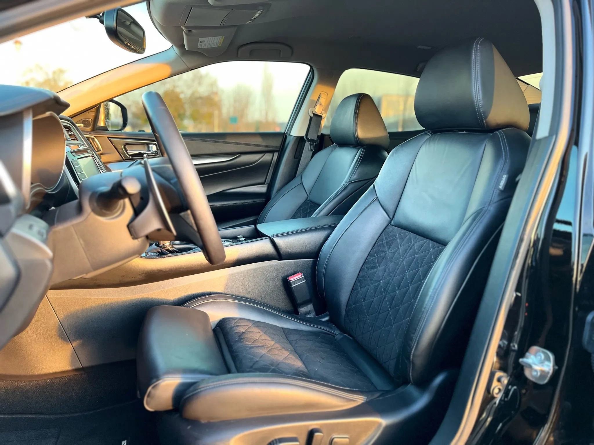 Used 2017 Nissan Maxima SR w/ Midnight Edition image 10