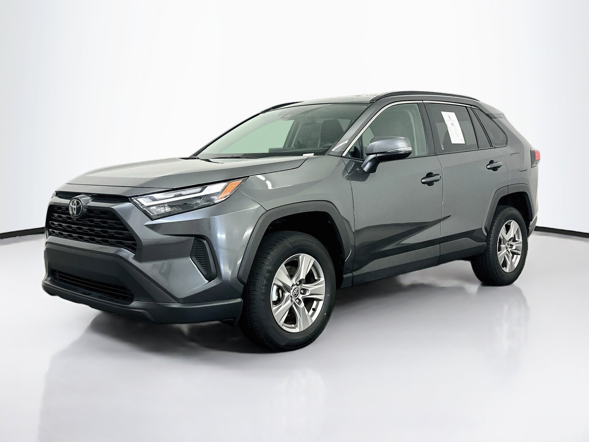 Used 2025 Toyota RAV4 XLE AWD/4WD image 3