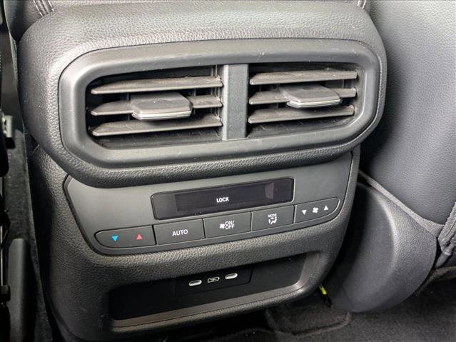 Used 2024 Honda Pilot Touring image 17