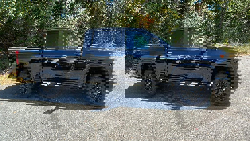 New 2025 Chevrolet Silverado 2500 Custom w/ Custom Value Package image 4