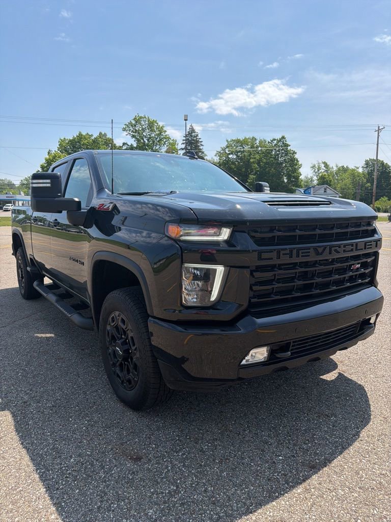 Used 2022 Chevrolet Silverado 2500 LTZ w/ LTZ Plus Package AWD/4WD image 3