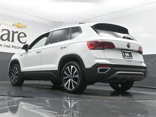 Used 2023 Volkswagen Taos SE w/ Panoramic Sunroof Package image 5