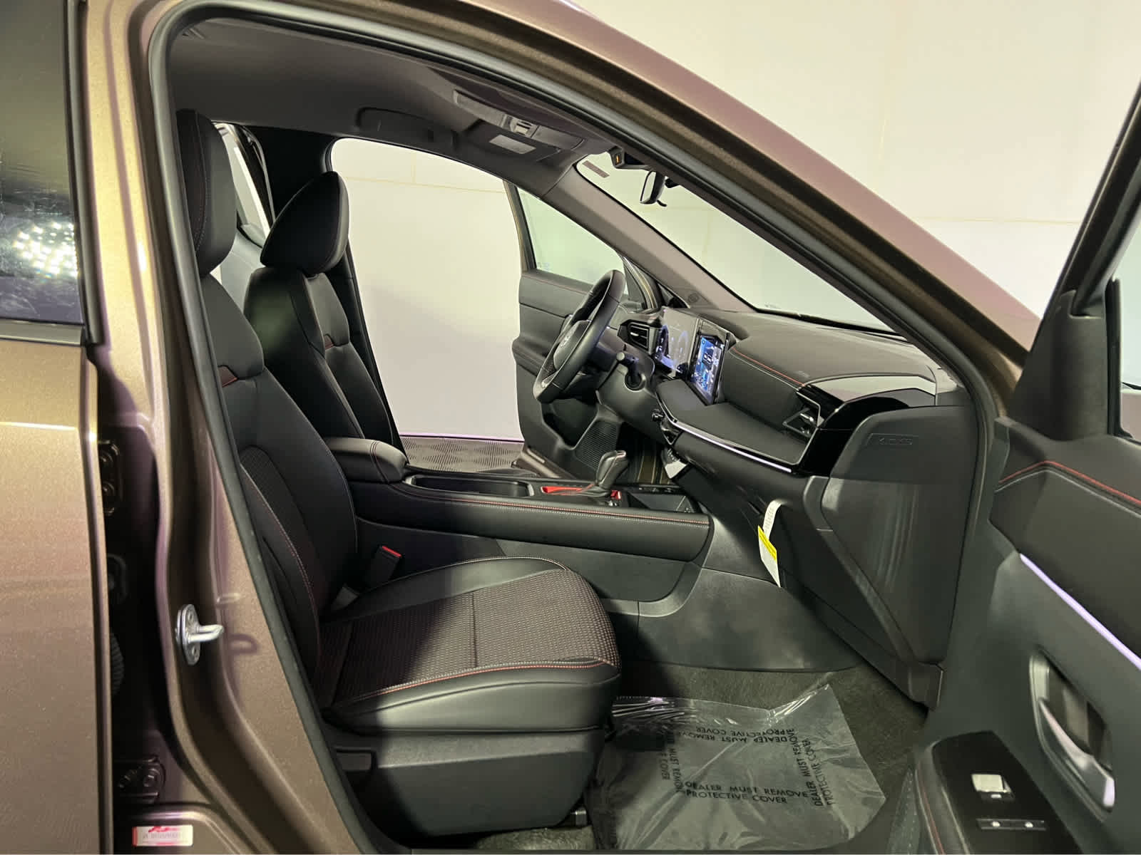 Used 2025 Nissan Kicks SR image 27