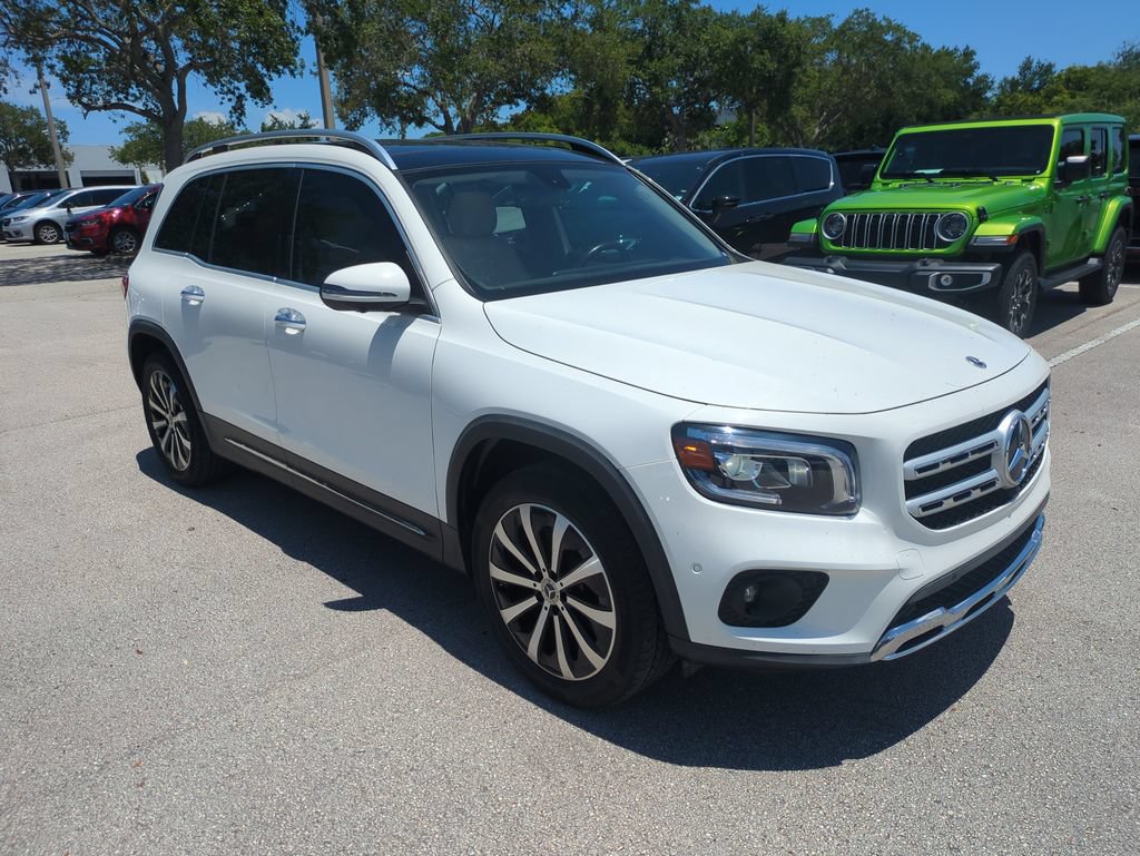 Used 2021 Mercedes-Benz GLB 250 image 2