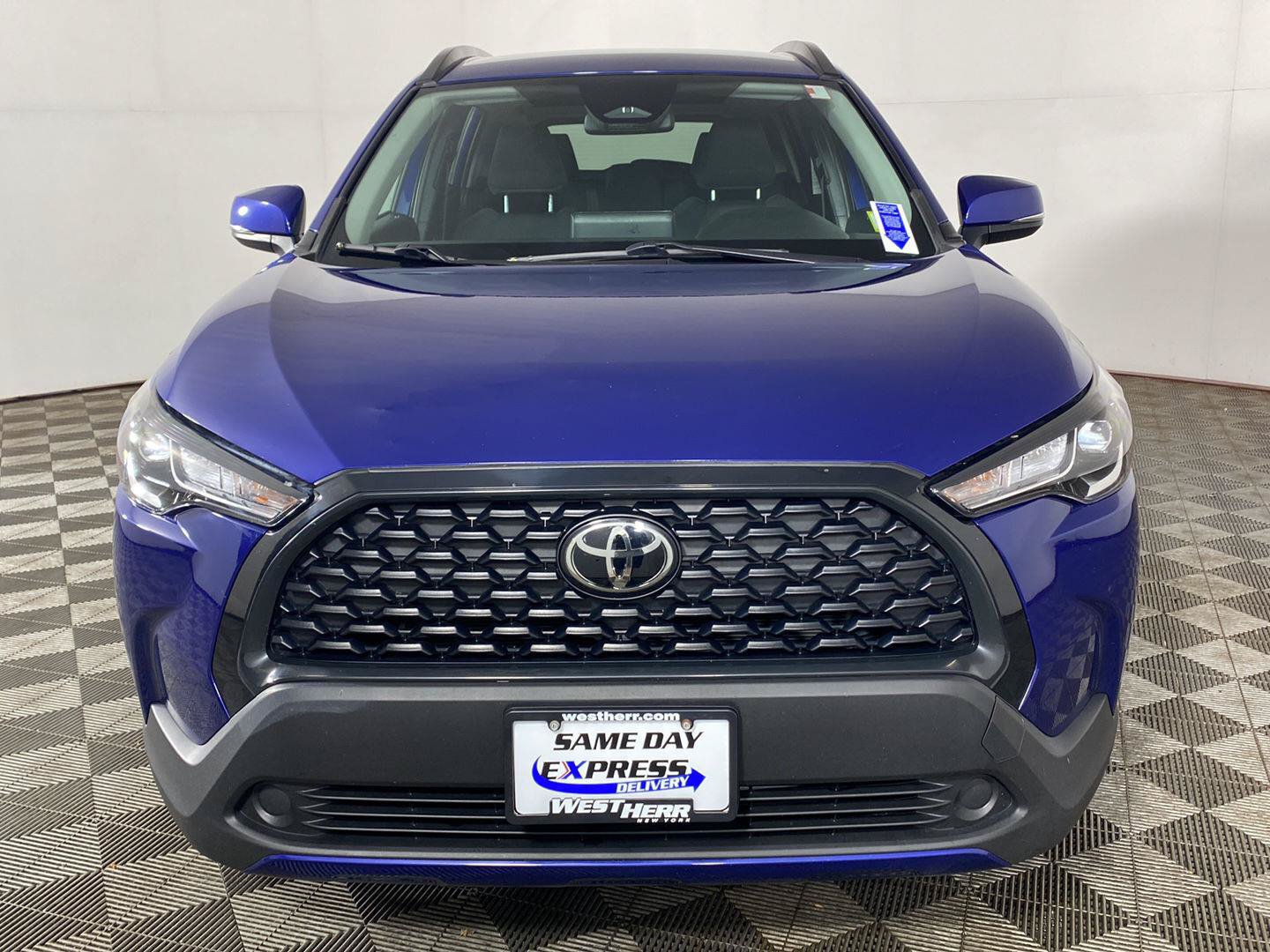 Used 2024 Toyota Corolla Cross LE AWD/4WD image 8