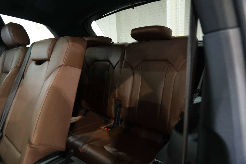 Used 2017 Audi Q7 3.0T Prestige image 25