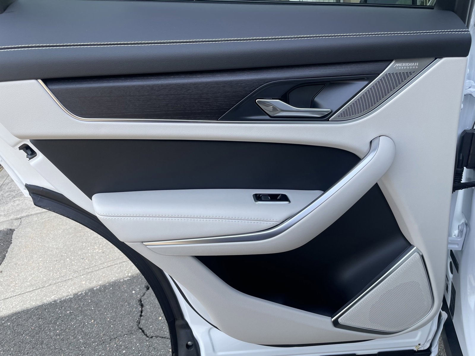 New 2025 Jaguar F-PACE R-Dynamic S image 24