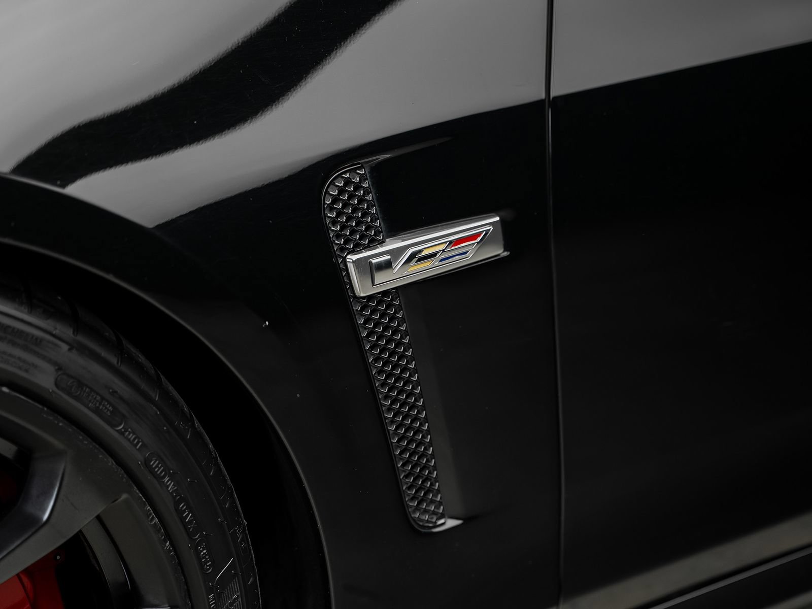Used 2018 Cadillac CTS V w/ Carbon Fiber Package RWD image 27