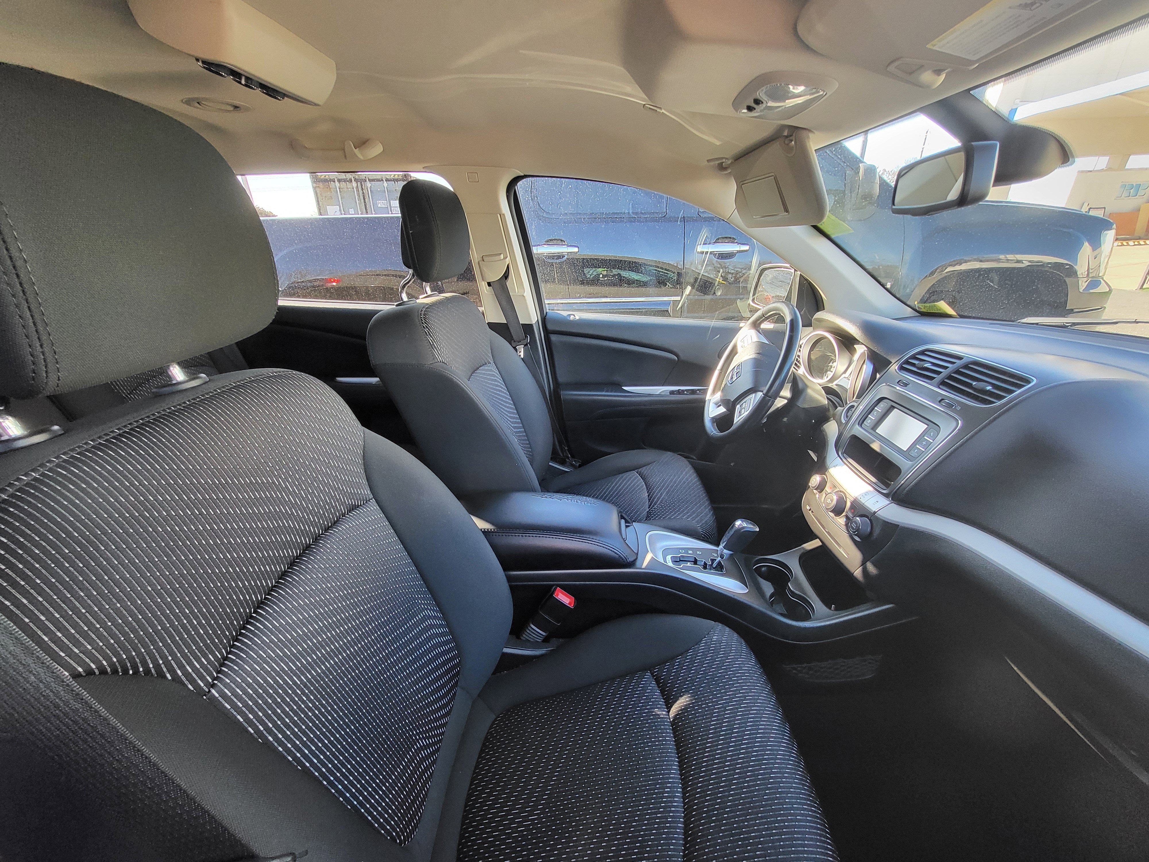 Used 2020 Dodge Journey SE w/ SE Popular Equipment Group image 8