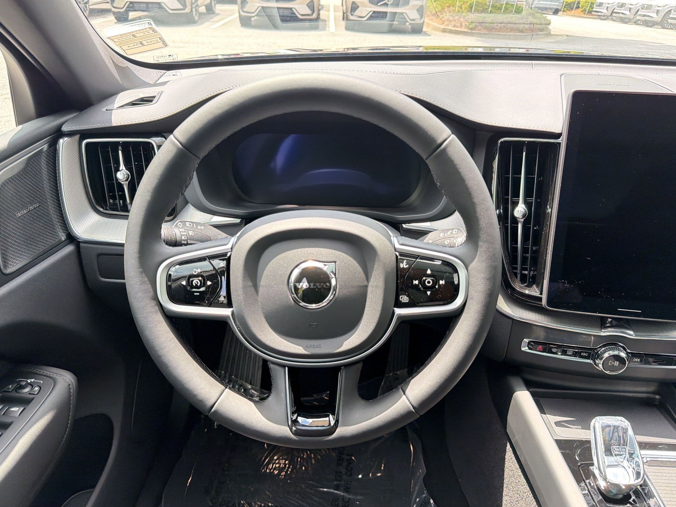 New 2026 Volvo XC60 B5 Ultra w/ Climate Package AWD/4WD image 17