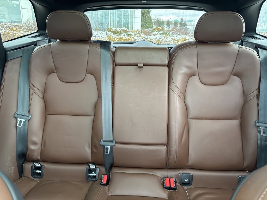 Certified 2024 Volvo XC60 B5 Ultimate w/ Protection Package Premier image 30