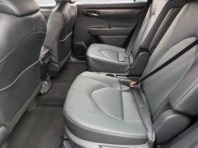 New 2026 Toyota Highlander Limited image 15