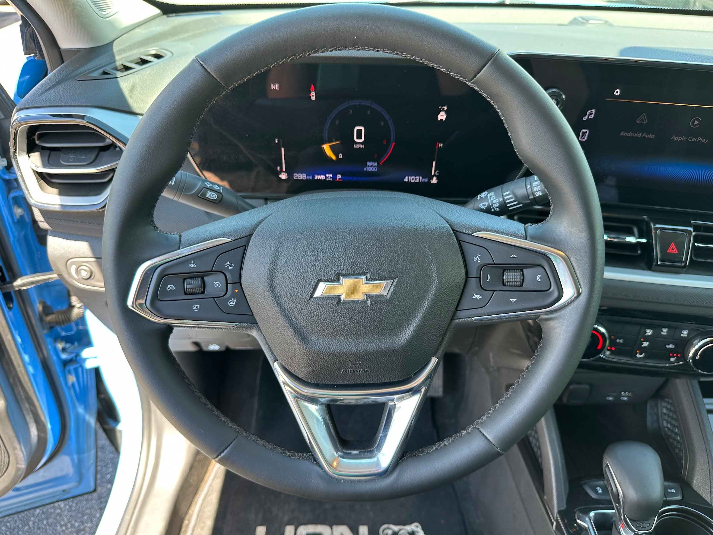 Used 2024 Chevrolet TrailBlazer LT w/ LT Cold Weather Package AWD/4WD image 27