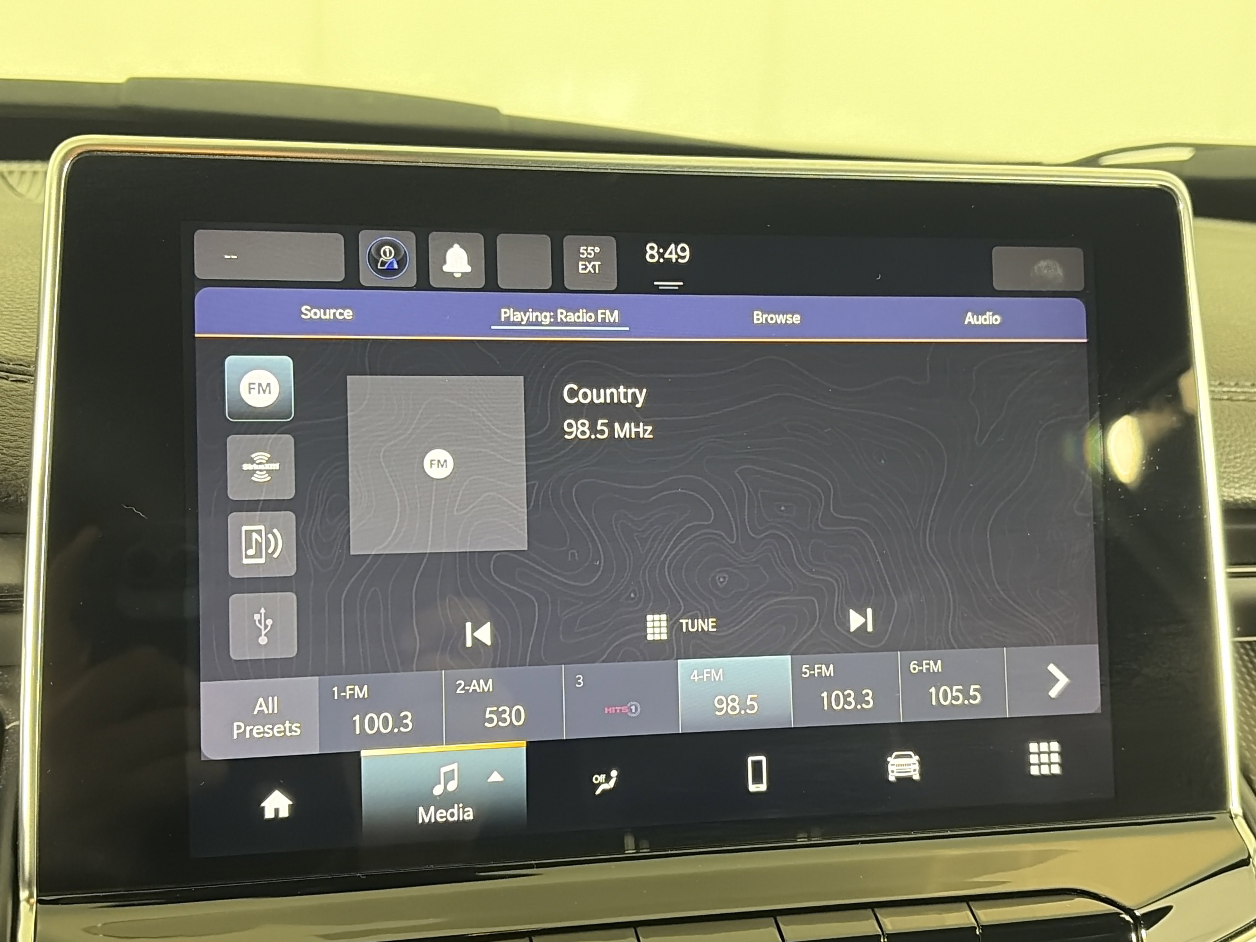 Used 2024 Jeep Compass Latitude w/ Convenience Group AWD/4WD image 17