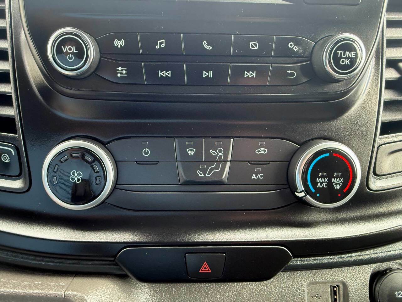 Used 2025 Ford Transit 250 250 AWD 3dr LWB Medium Roof Ca image 39