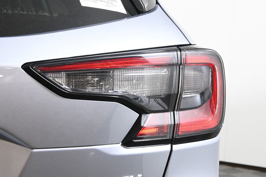 Used 2022 Subaru Outback Limited image 13