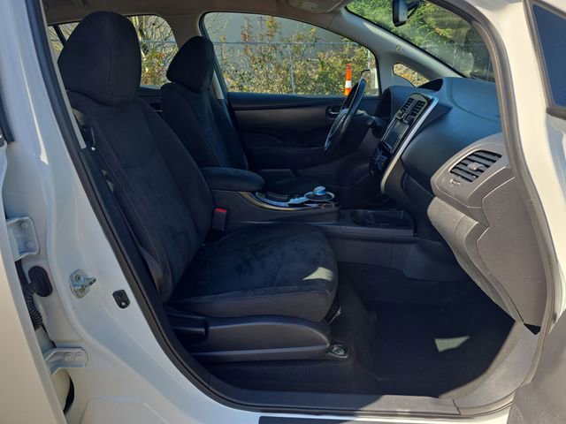 Used 2016 Nissan Leaf SV image 11