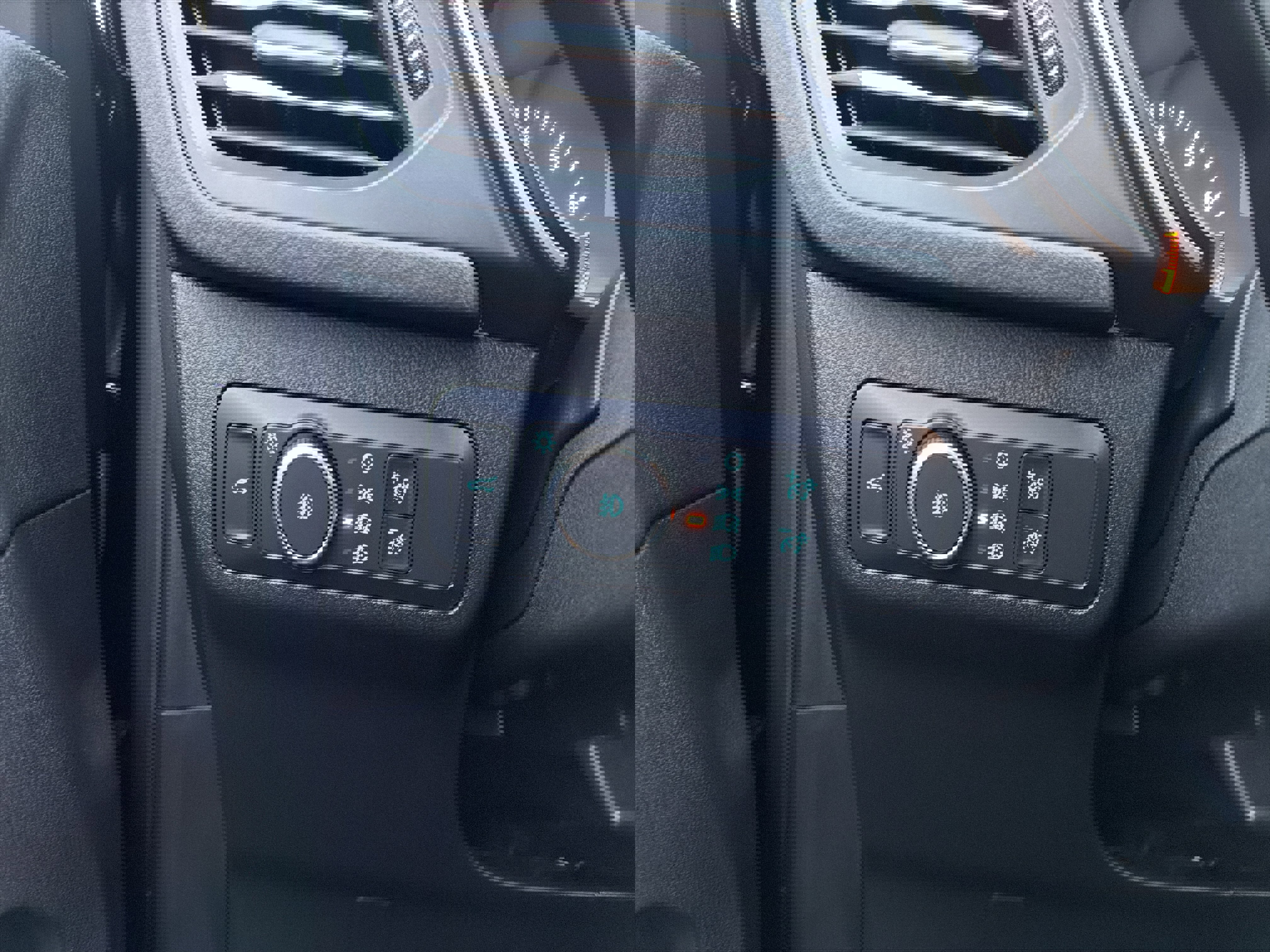 Used 2022 Ford Escape SEL image 16