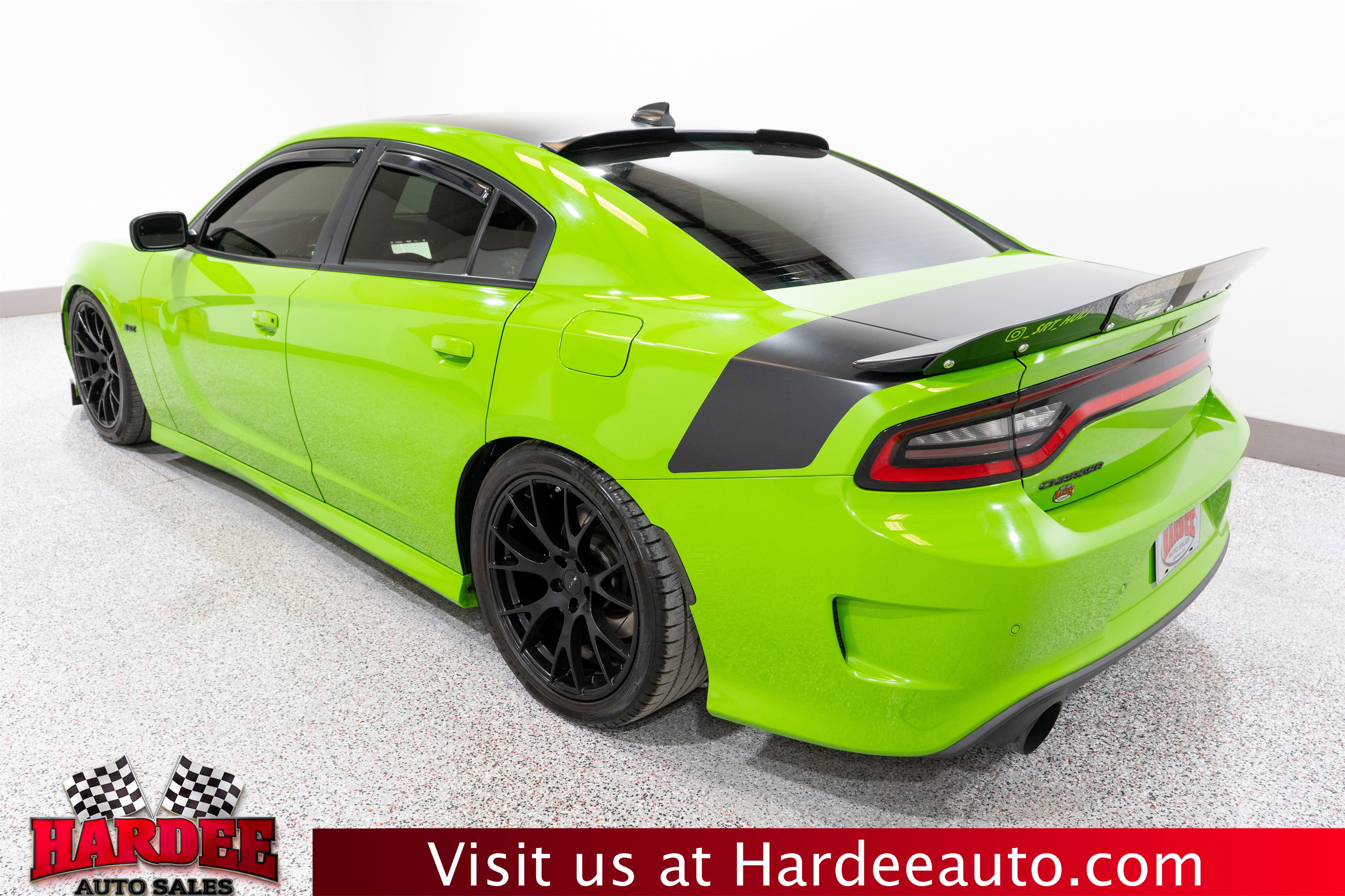 Used 2017 Dodge Charger R/T RWD image 3