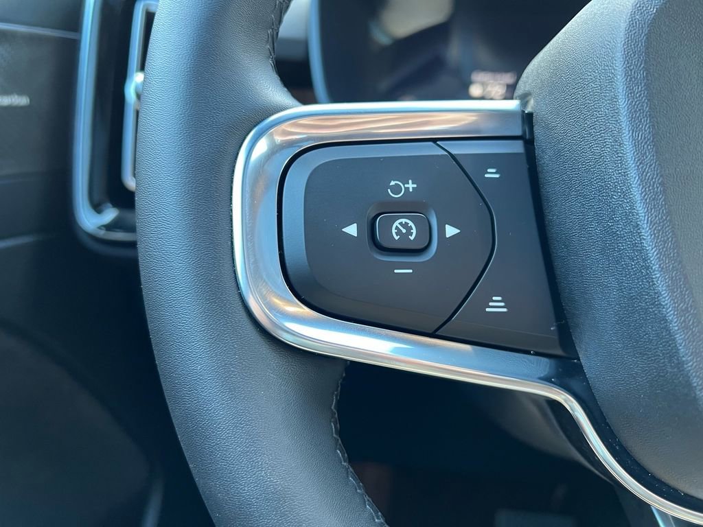 Certified 2023 Volvo XC40 Recharge Ultimate AWD/4WD image 11