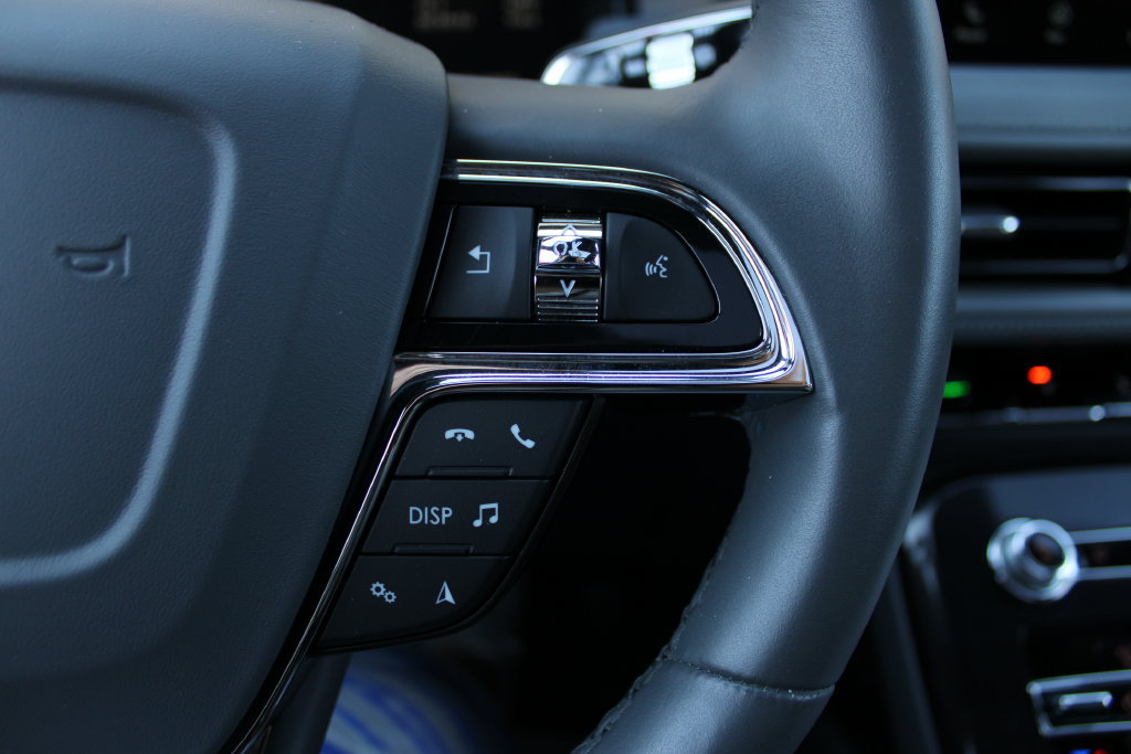 Used 2022 Lincoln Nautilus Reserve AWD/4WD image 11