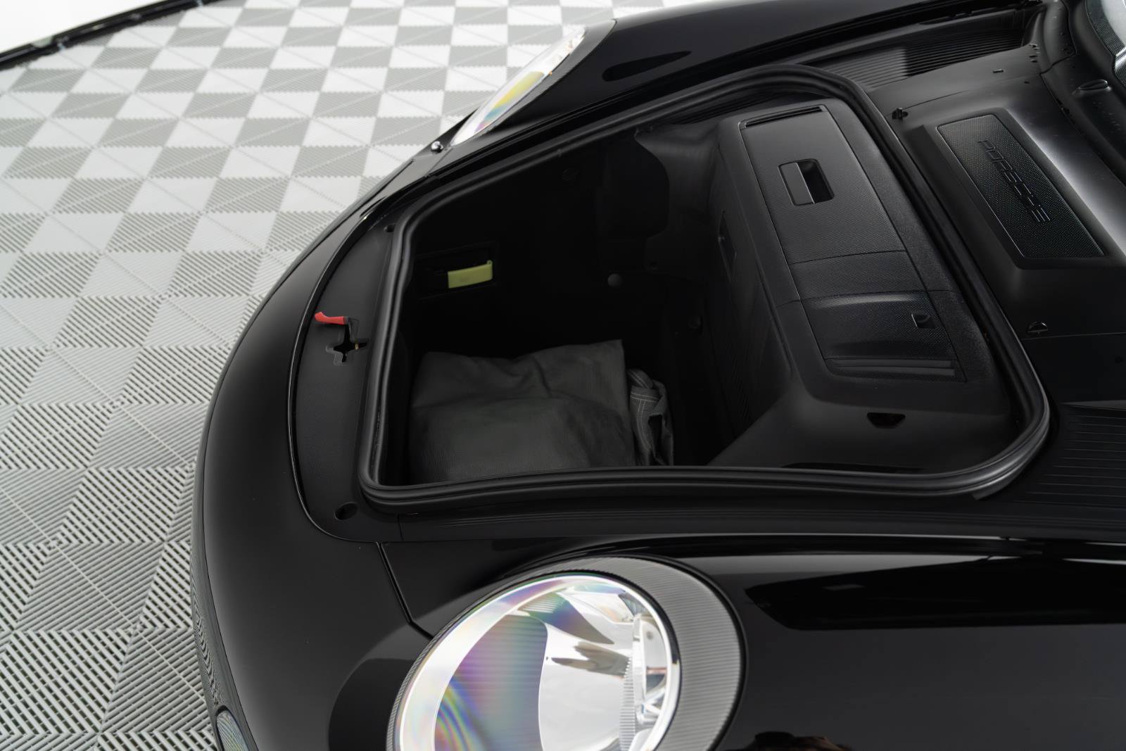 Used 2005 Porsche 911 Carrera S RWD image 15