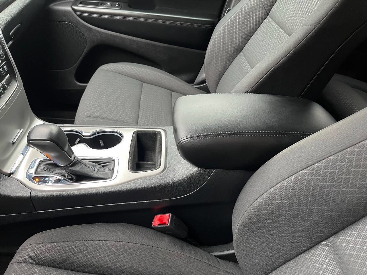 Used 2019 Jeep Grand Cherokee Laredo image 27