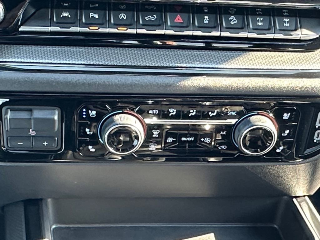 Used 2025 Chevrolet Silverado 1500 ZR2 w/ Technology Package image 17