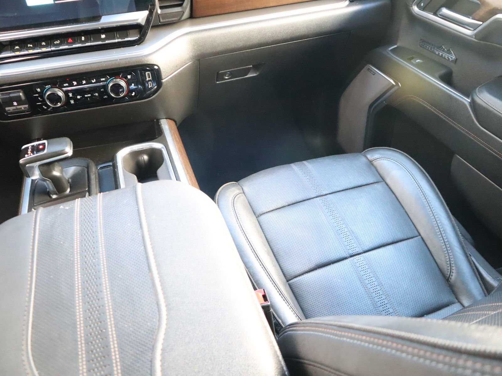 Used 2023 Chevrolet Silverado 1500 High Country w/ High Country Premium Package image 29