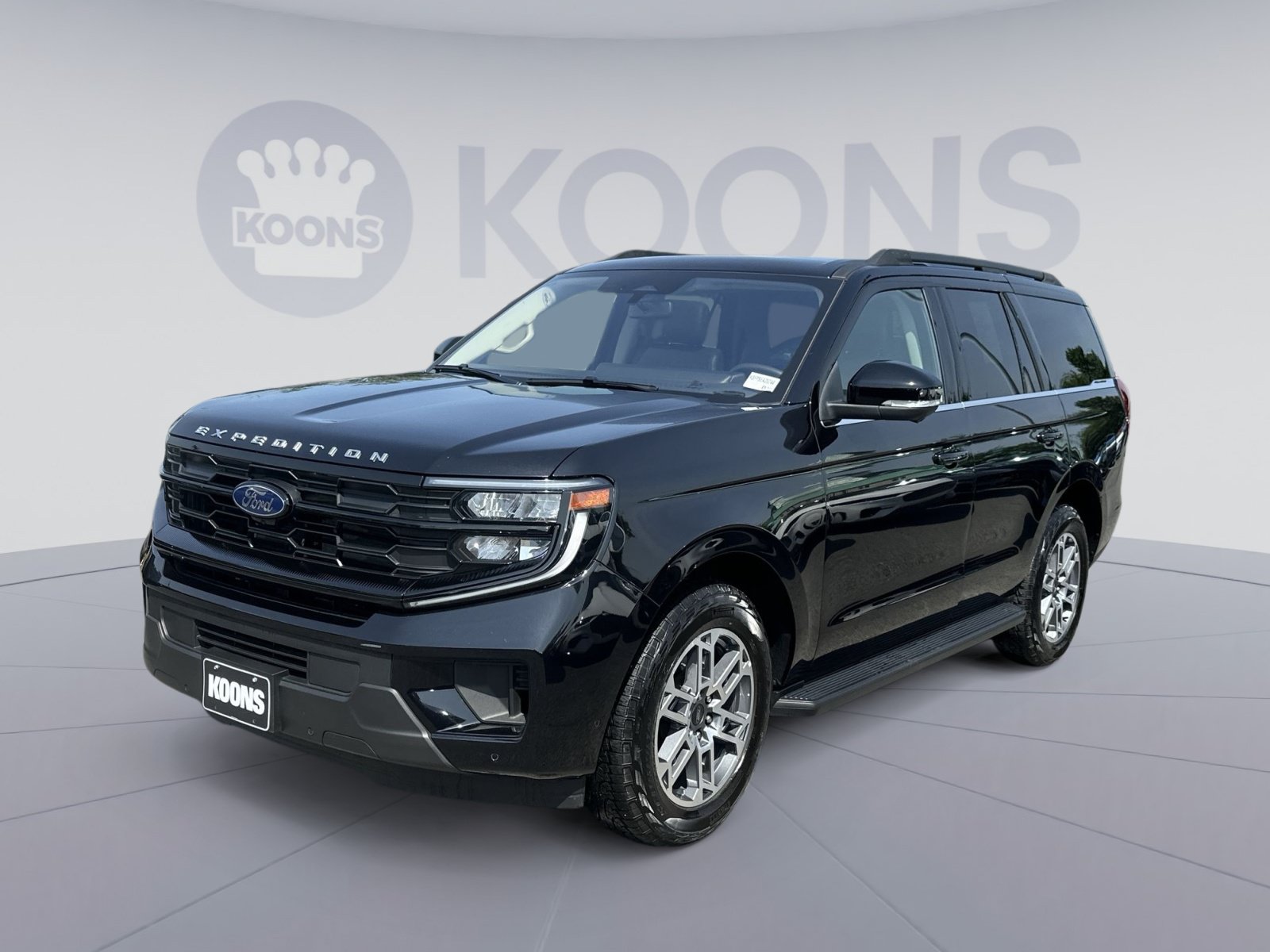 Certified 2025 Ford Expedition Active AWD/4WD image 1