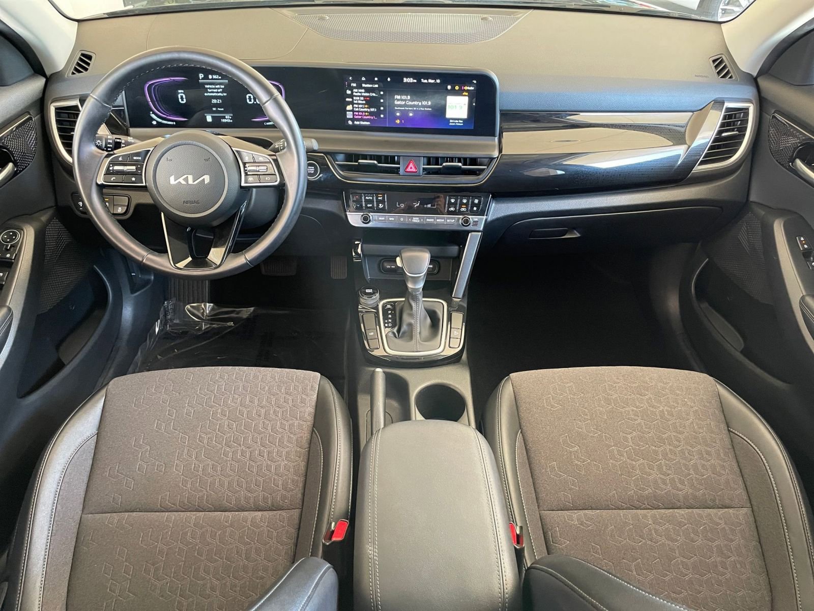 Used 2025 Kia Seltos S FWD image 34