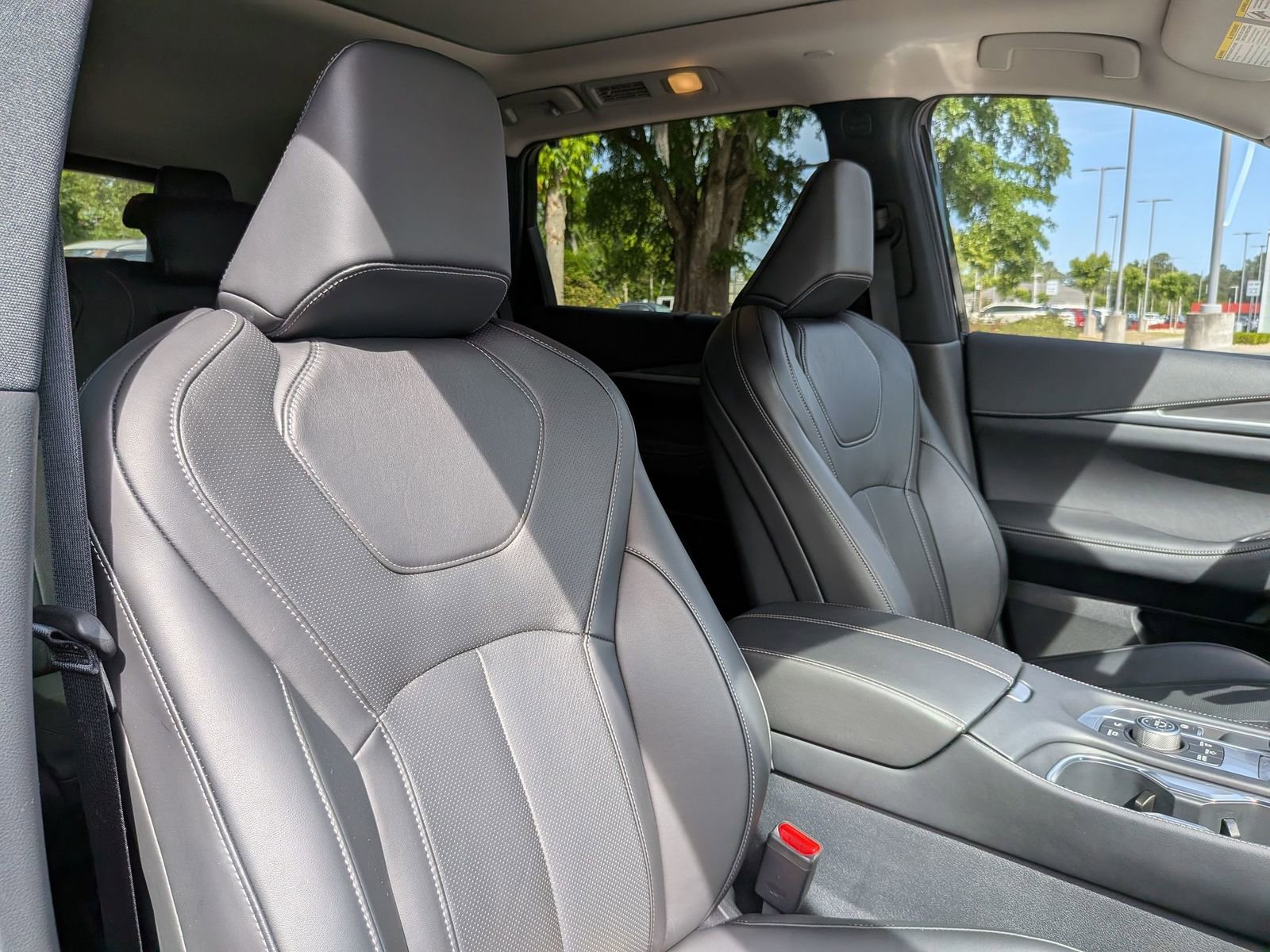 Used 2025 INFINITI QX60 Luxe AWD/4WD image 43