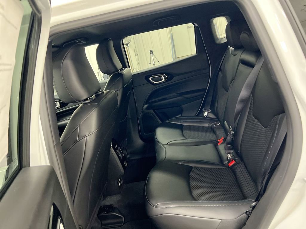 New 2026 Jeep Compass Latitude image 22