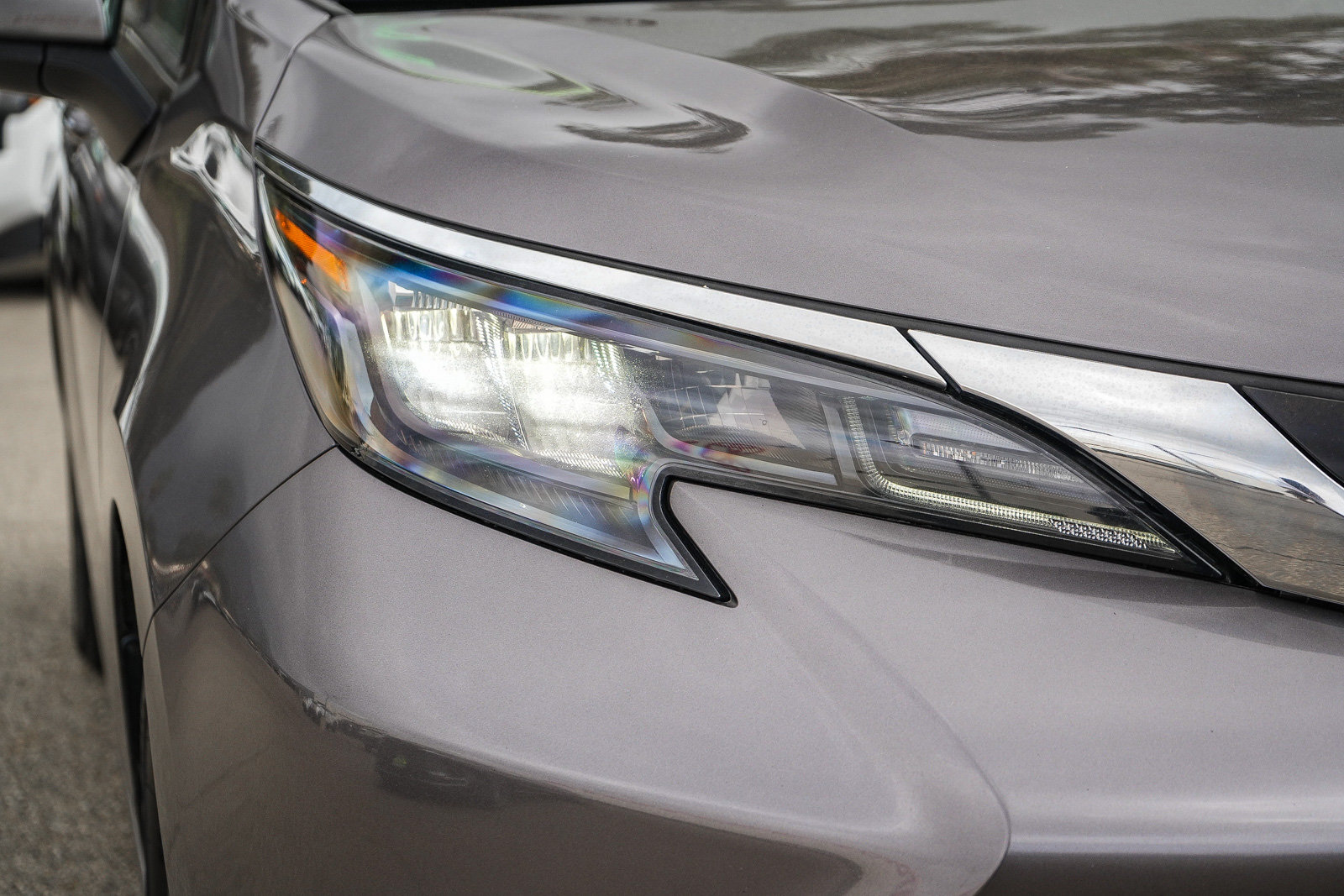 Used 2024 Toyota Sienna XLE FWD image 4