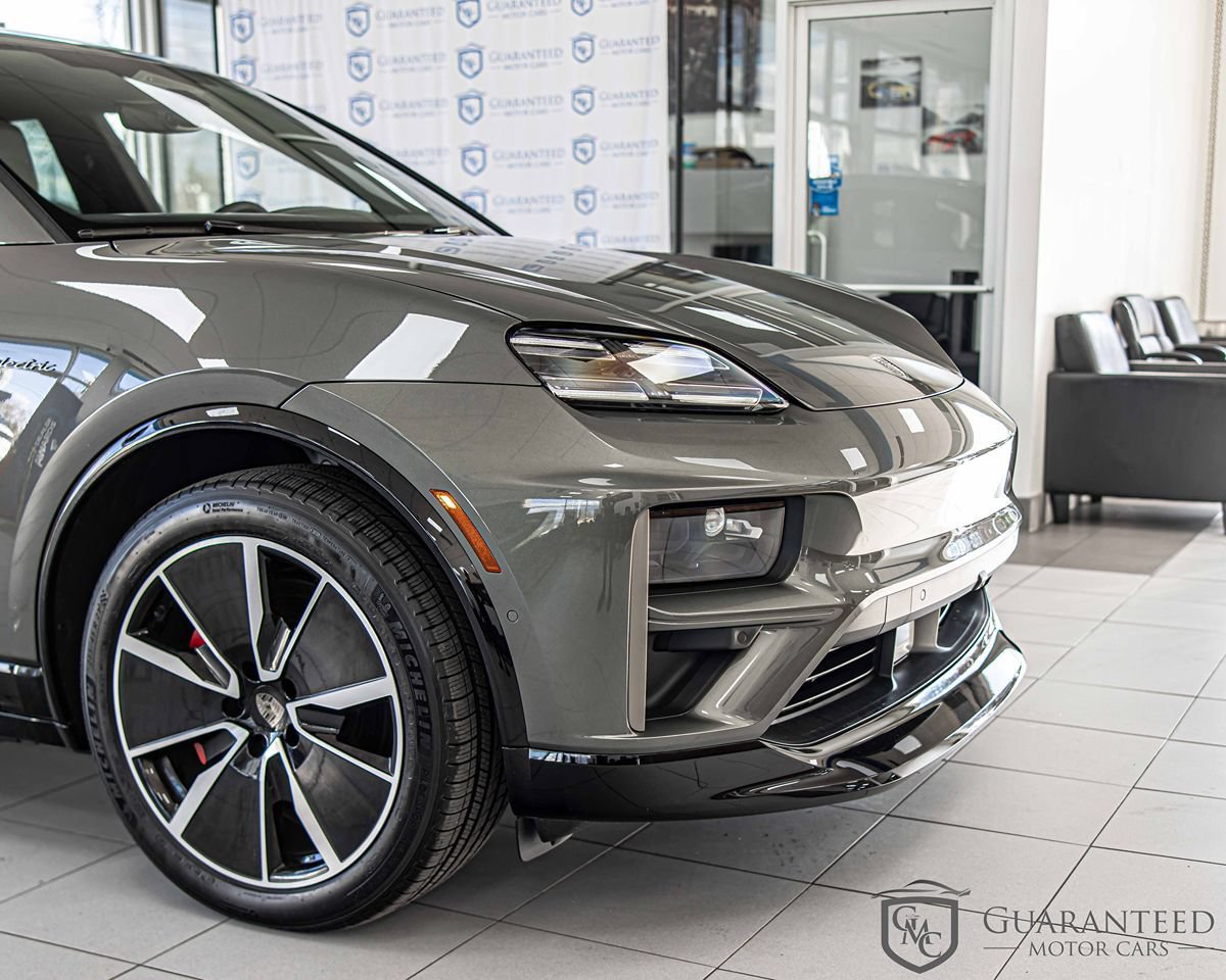 Used 2025 Porsche Macan Turbo Electric AWD/4WD image 4