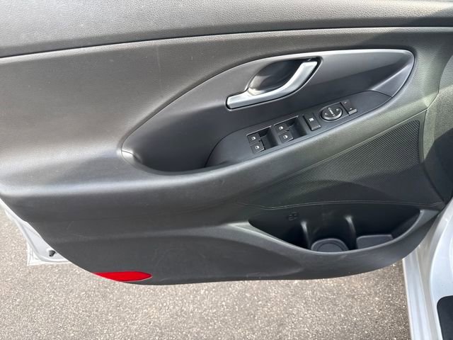 Used 2018 Hyundai Elantra GT image 9