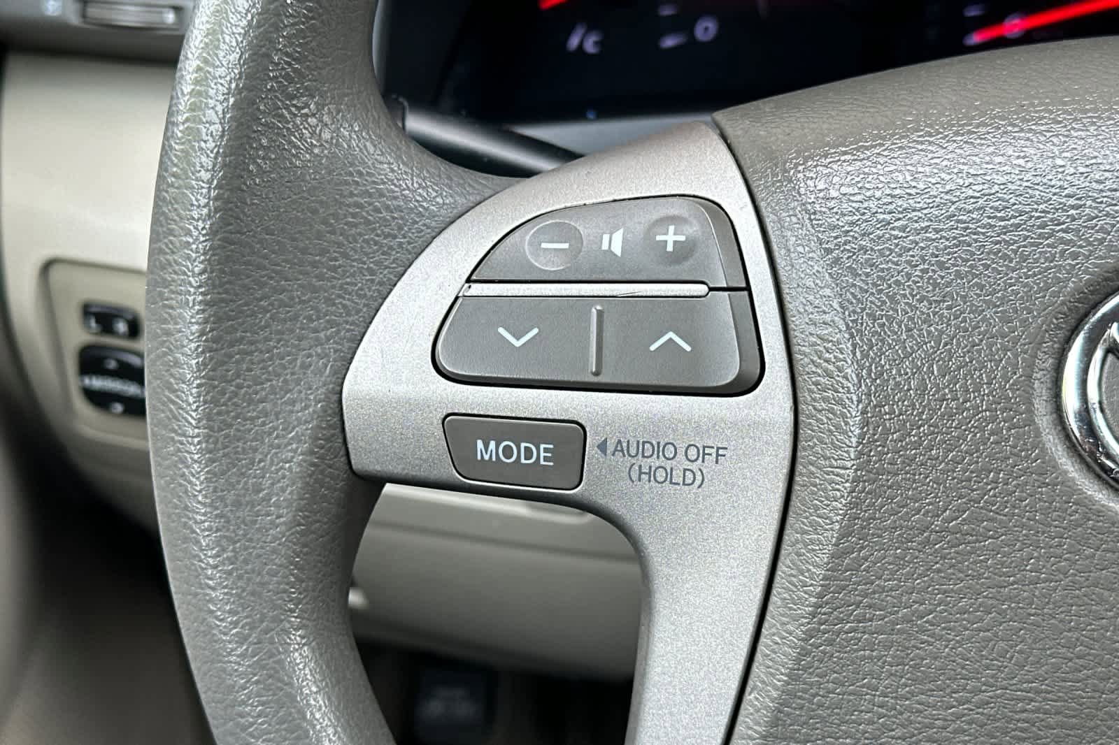 Used 2011 Toyota Camry LE image 23