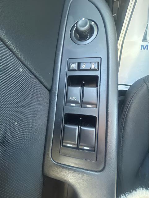 Used 2013 Chrysler 200 LX FWD image 19